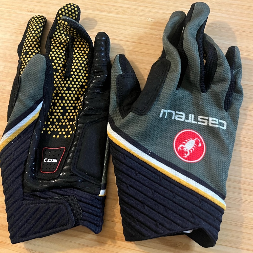 Castelli Black and Gray Cycling Gloves